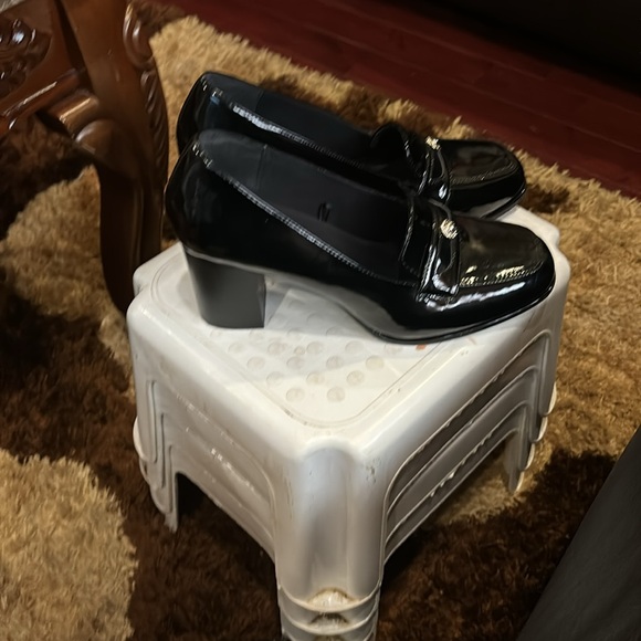 Next to new size 9 Anne Klein chunky 3 inches heels. Such a beauty. - Picture 2 of 2